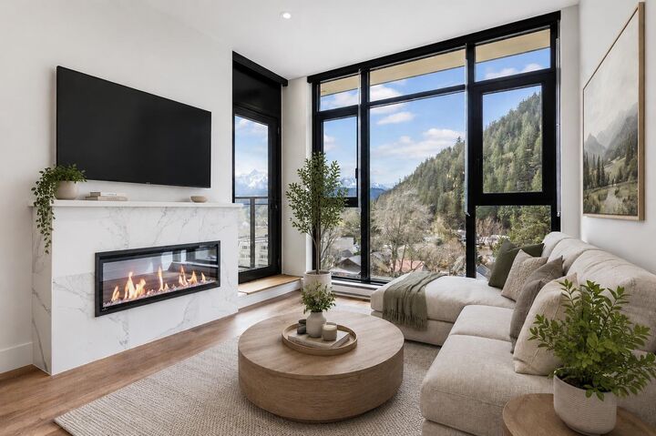Property Photo: 120 Esplanade Avenue 702 BC V0M 1K0