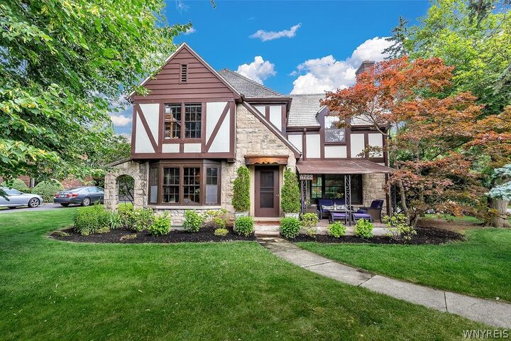 Property Photo:  4722 Main Street  NY 14226 