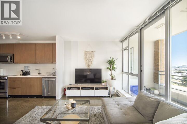 Property Photo: 221 Union Street 720 BC V6A 0B4