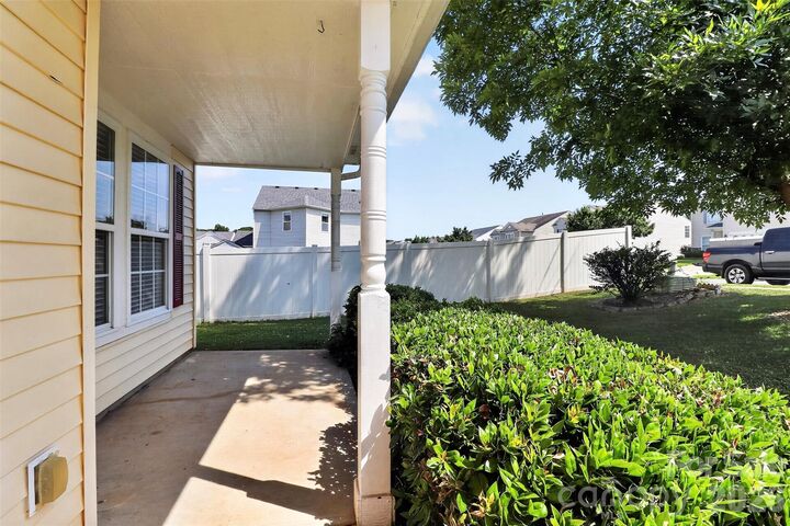 Property Photo: 209 Farm Springs Drive NC 28120