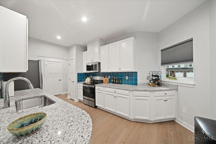 Property Photo:  7908 Pinnacle Point Drive  OH 45069 