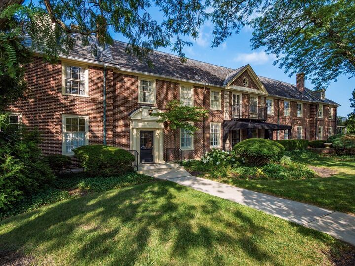 Property Photo:  2121 Arlington Avenue  OH 43221 