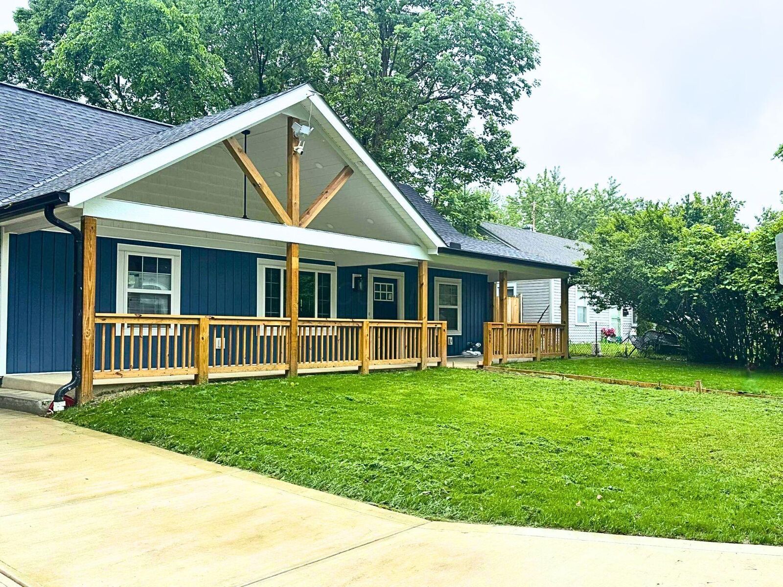 Property Photo: 3050 Woodland Avenue OH 43224