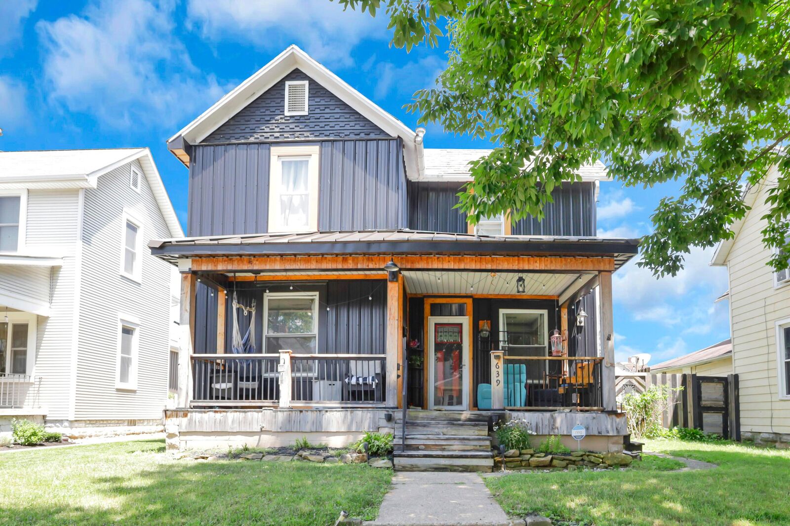 Property Photo: 639 E Chestnut Street OH 43130
