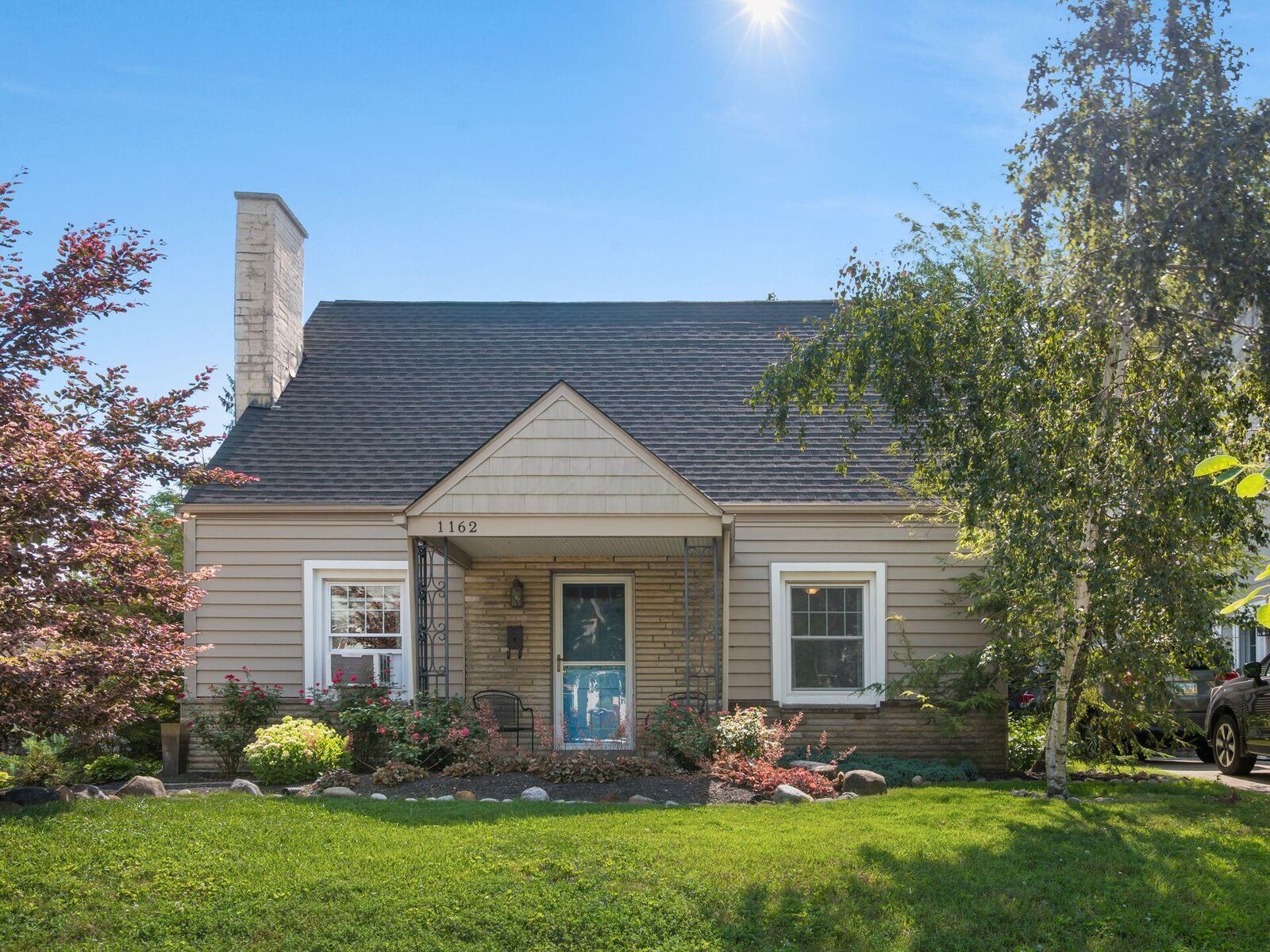 Property Photo: 1162 Virginia Avenue OH 43212