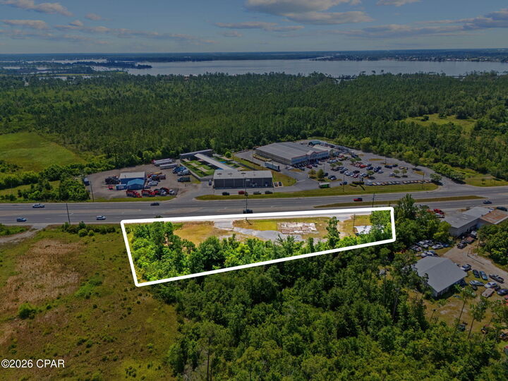 Property Photo: 6937 Florida 77 FL 32409