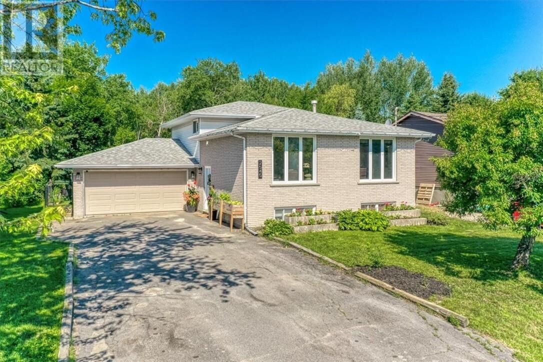 Property Photo: 2545 Field Street ON P3E 4X8