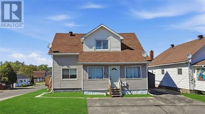 216 Bond Street — photo 1