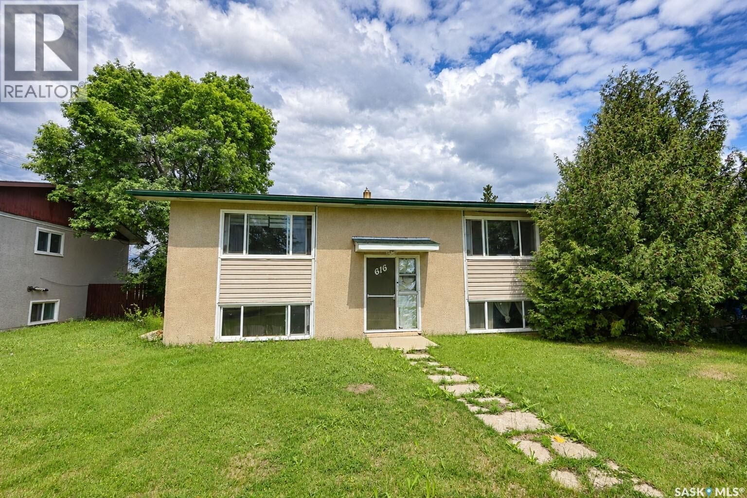 Property Photo: 616 28th Street E SK S6V 1X9