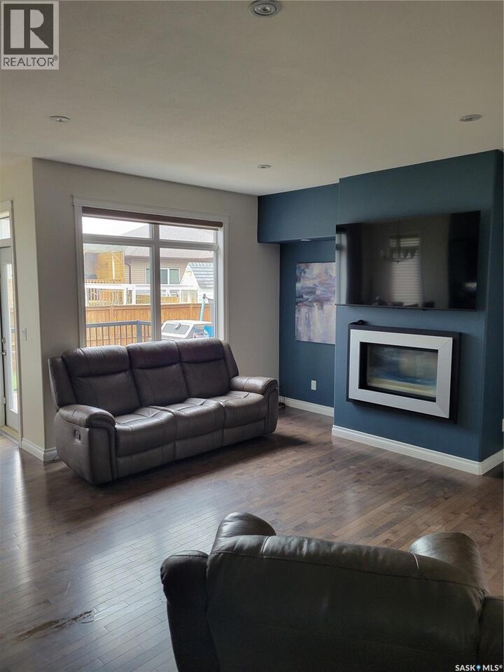 Property Photo:  718 Patrick Bay  SK S7W 0G3 