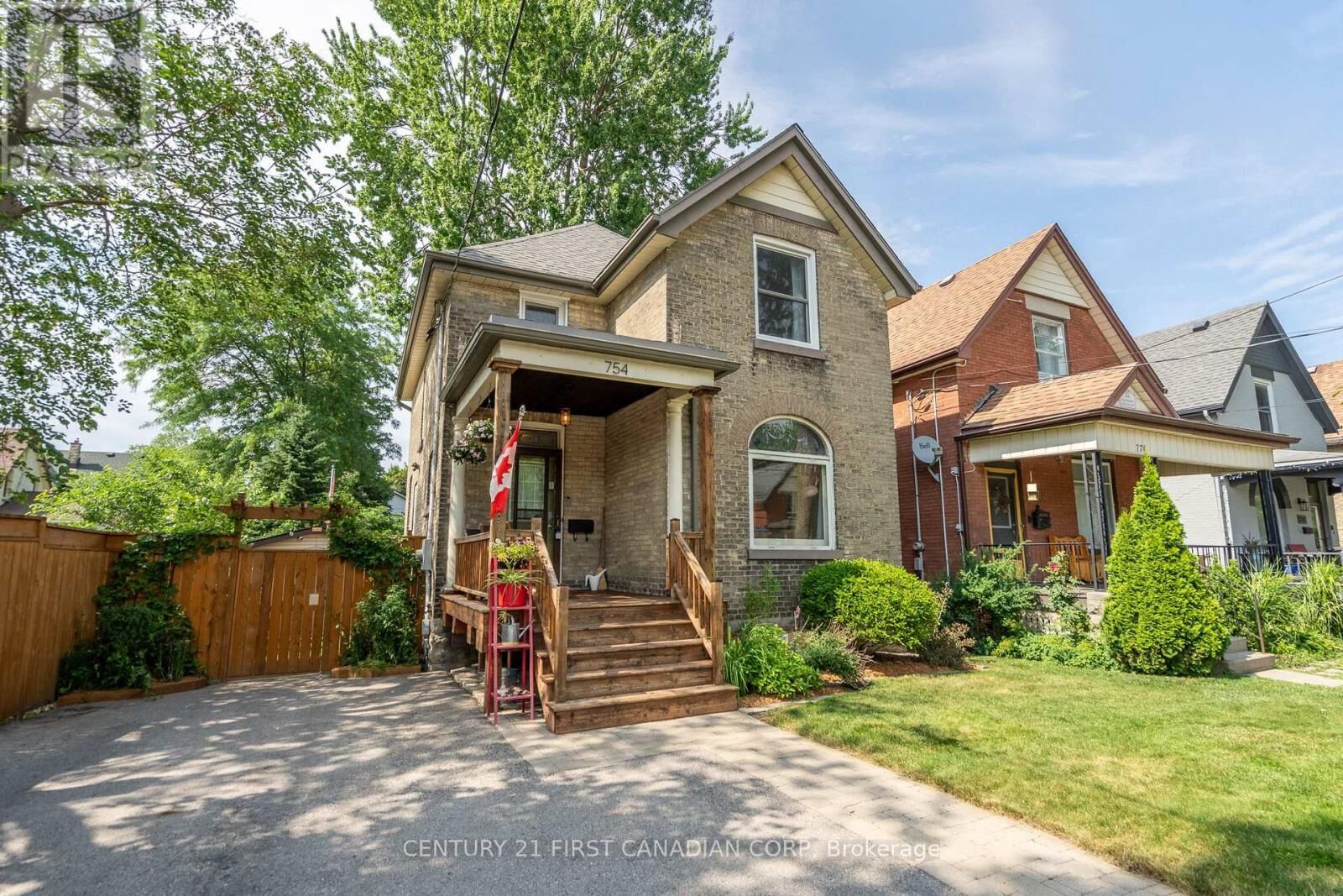 Property Photo:  754 Lorne Avenue  ON N5W 3K8 