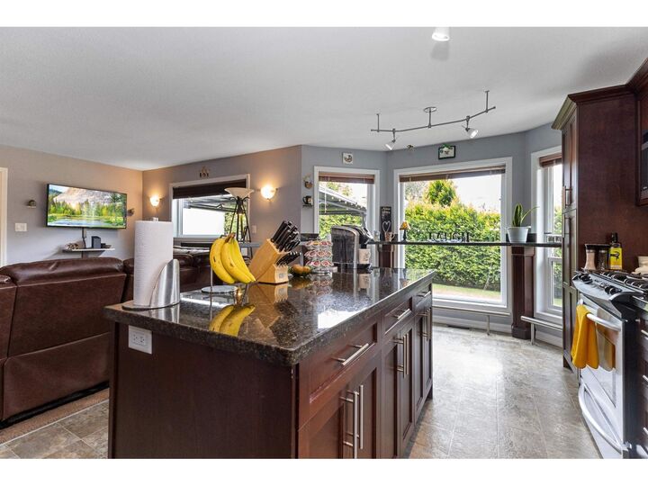 Photo de la propriété:  34654 Dunsmuir Court  BC V2S 6G4 