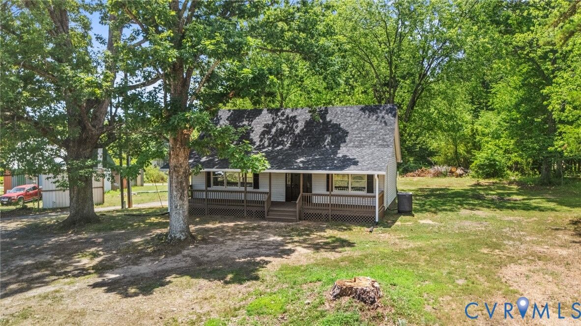 Property Photo: 28 Hunters Lane VA 23936