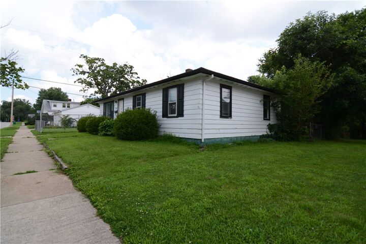 Property Photo: 710 S 17th Street IL 62521