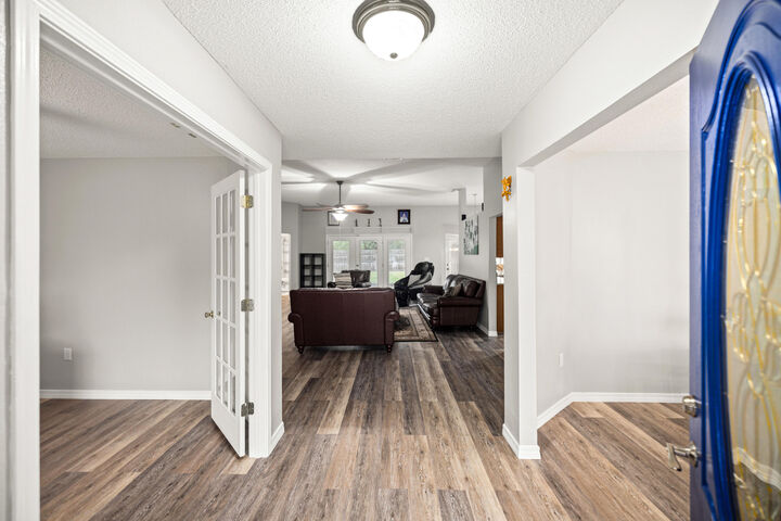 Property Photo: 2652 Paddock Circle FL 32536