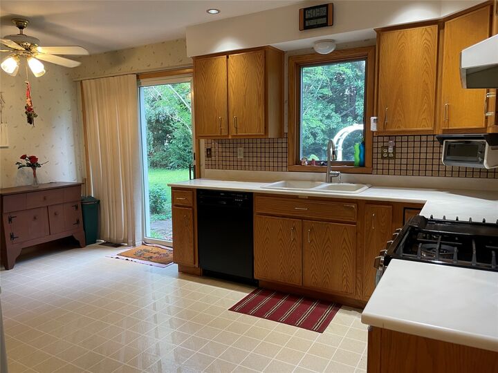 Property Photo:  5465 Somerset Drive  PA 16415 