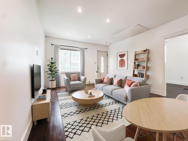 Property Photo:  9612 74 Avenue NW  AB T6E 1E6 