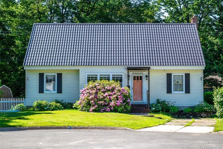 45 Ashland Court — photo 1
