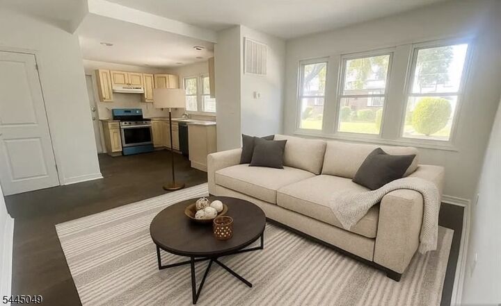 Property Photo:  298 Farrant Ter 1  NJ 07666 