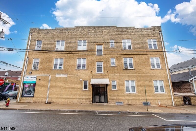 Property Photo:  245 Lakeview Ave 7  NJ 07011 