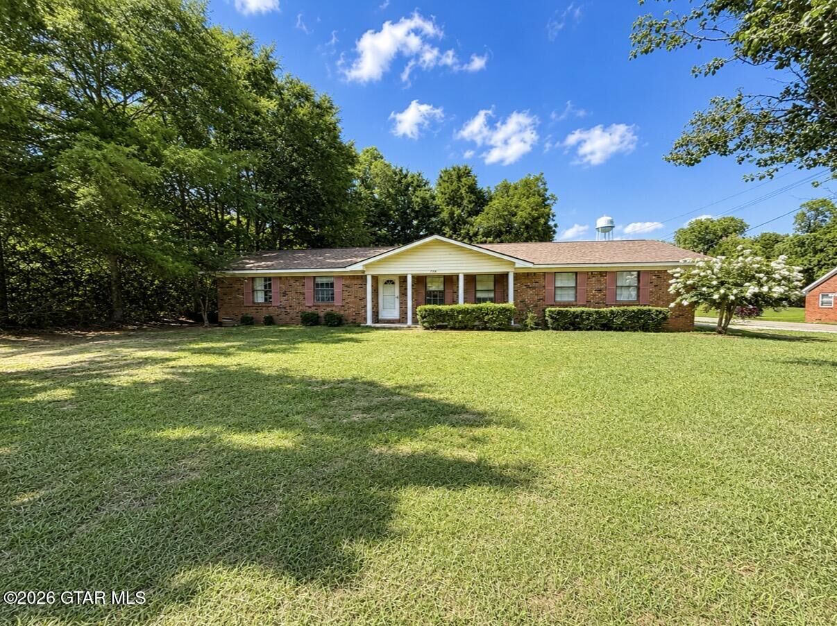 Property Photo:  720 Main Street  MS 39743 