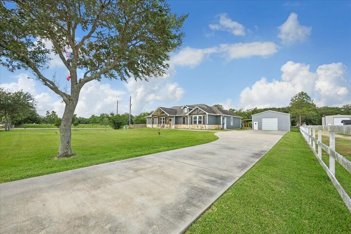 Property Photo:  4726 Smith Road  TX 77511 