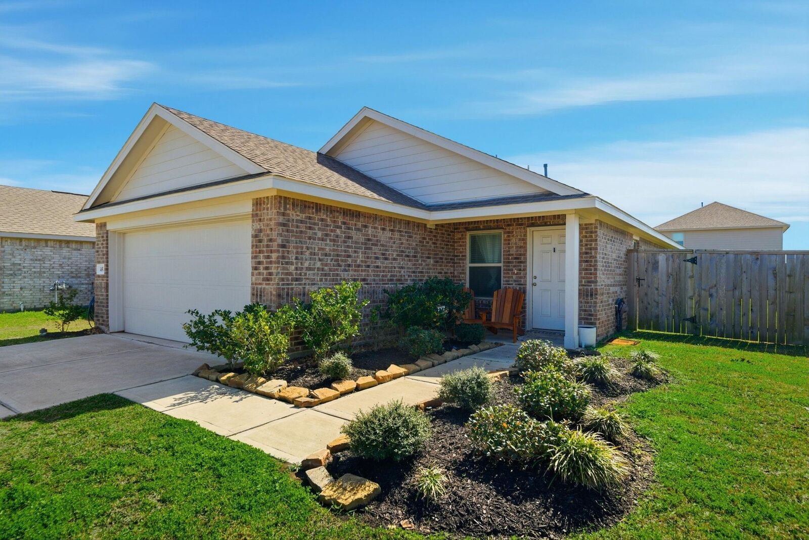 Property Photo: 14502 Woodcott Warren Way TX 77583