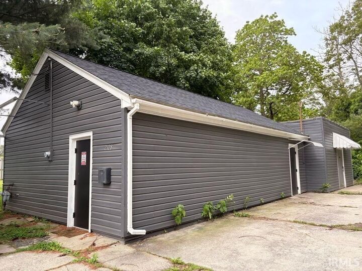 Property Photo:  2130 Broadway  IN 46802-5102 
