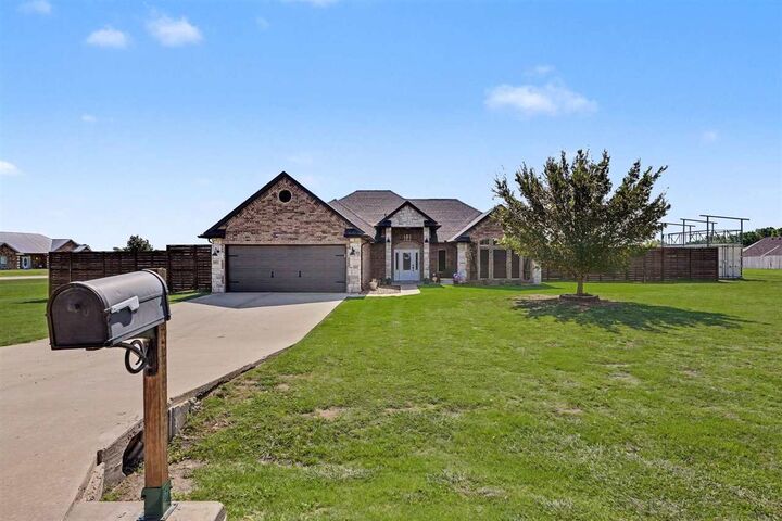 Property Photo:  6 Lake Crest Cir  OK 73507 