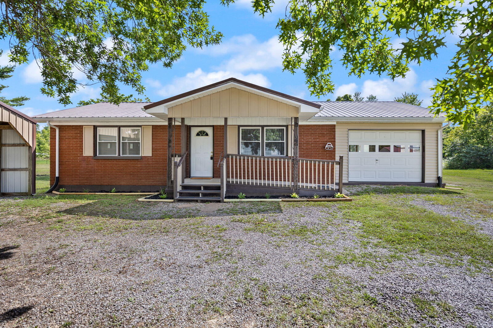 Property Photo: 660 Highway 1383 KY 42642