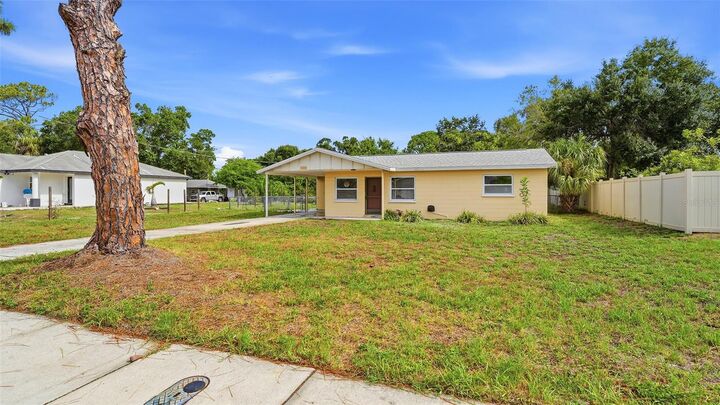 Property Photo:  1015 60th Avenue Terrace W  FL 34207 