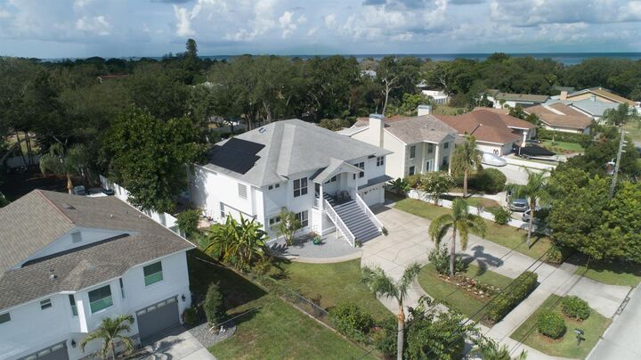 Property Photo:  1605 Gulf Road  FL 34689 