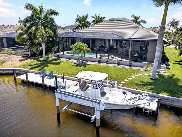 Property Photo:  1418 Kinglet Drive  FL 33950 