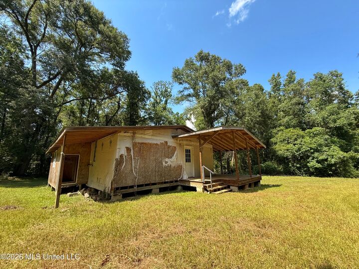 Property Photo:  31 Emmett Meitzler Road  MS 39466 