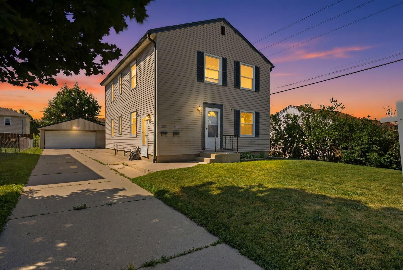 Property Photo: 4837 W Lynndale Ave WI 53220