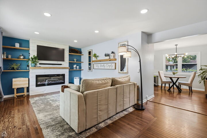 Property Photo: 1978 N Fork Circle IL 60123