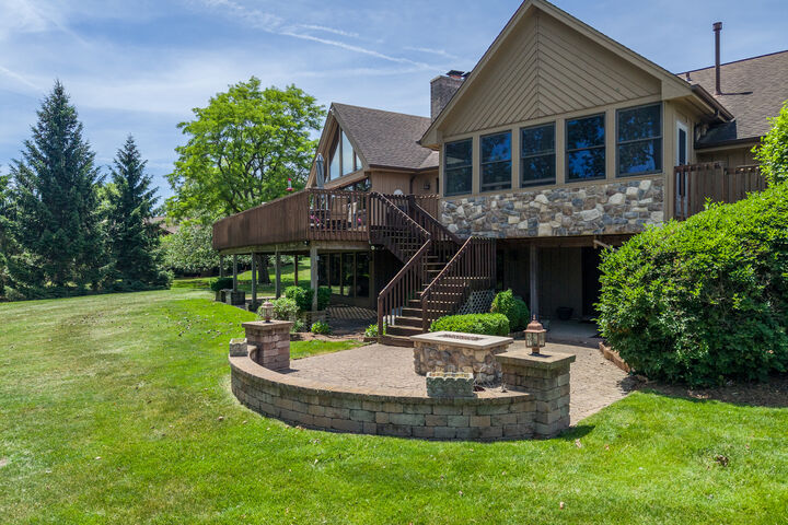Property Photo:  2005 Selkirk Court  IL 60010 