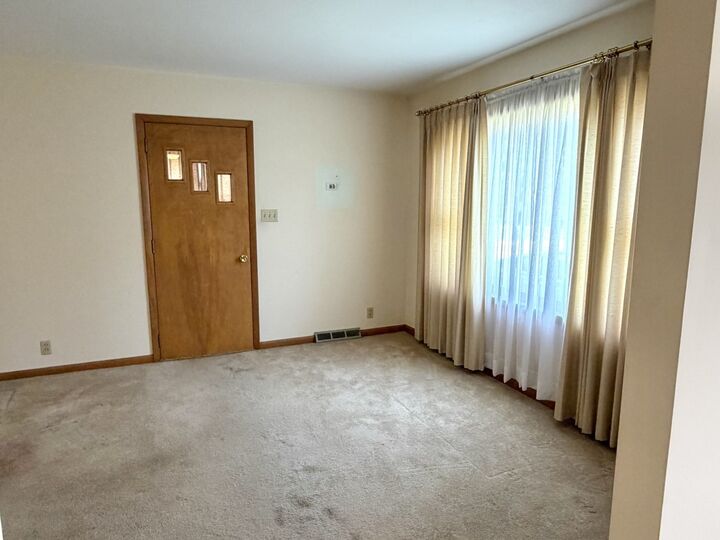 Property Photo: 1511 St Vincents Avenue IL 61301