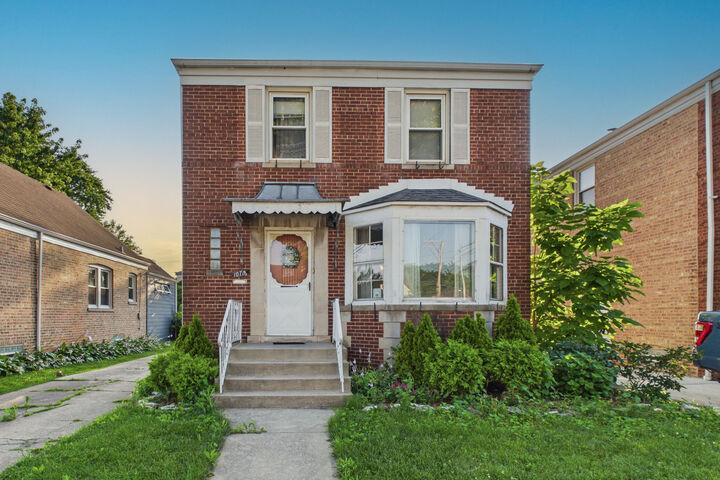 Property Photo:  10718 S Trumbull Avenue  IL 60655 