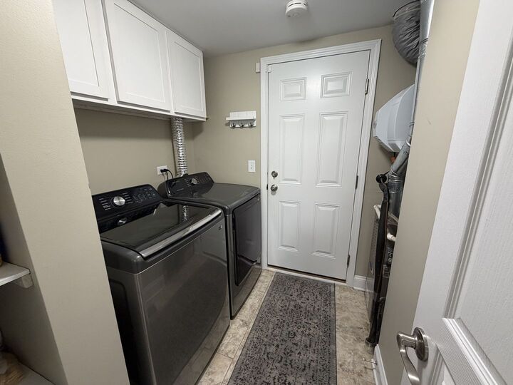 Property Photo: 437 Spaulding Road IL 60103