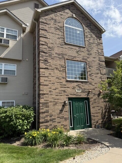 Property Photo: 330 Cunat Boulevard 3D IL 60071