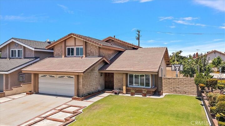 Property Photo:  10909 Roberta Street  CA 90703 