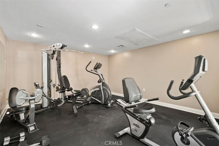 Property Photo: 6938 Laurel Canyon 108 CA 91605