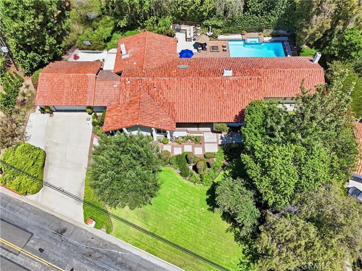 Property Photo:  2101 Pioneer Avenue  CA 92831 
