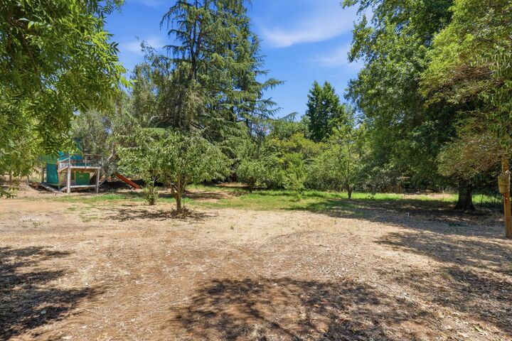 Property Photo: 4050 Burnett Road CA 95648