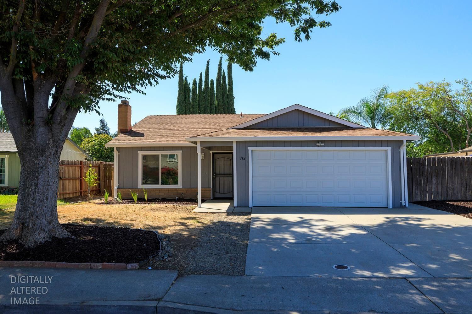 Property Photo: 712 Walnut Avenue CA 95363