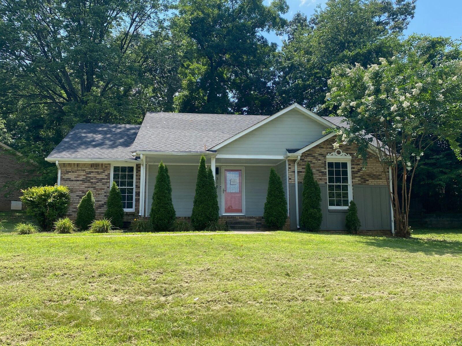 Property Photo:  314 Southern Dr  TN 37042 