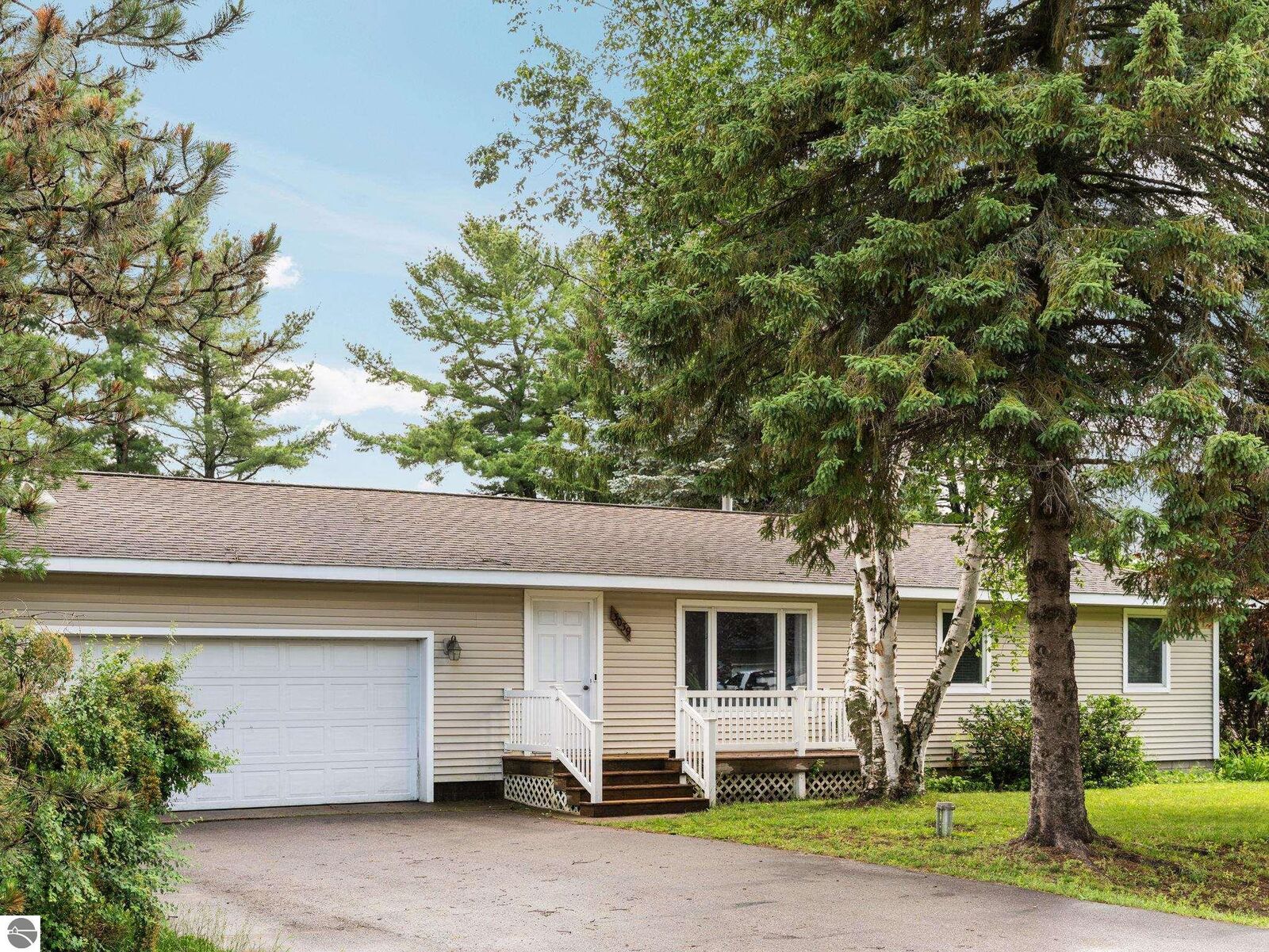 Property Photo:  3039 Marmac Avenue  MI 49684 
