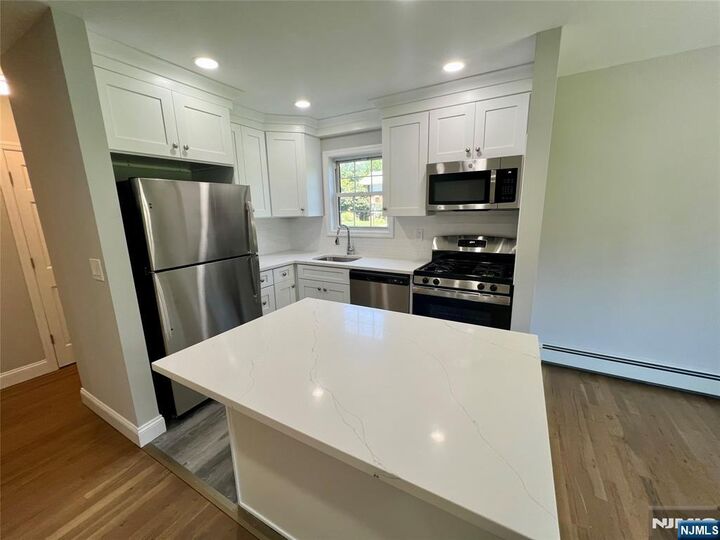 Property Photo:  115 N Franklin Turnpike 4  NJ 07446 