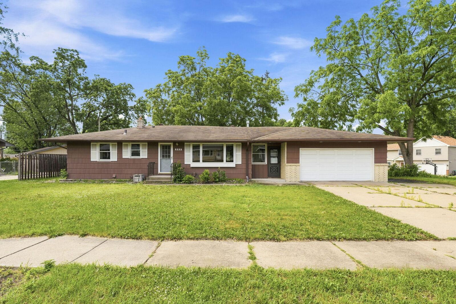 Property Photo: 2122 Mesabi Avenue MN 55109